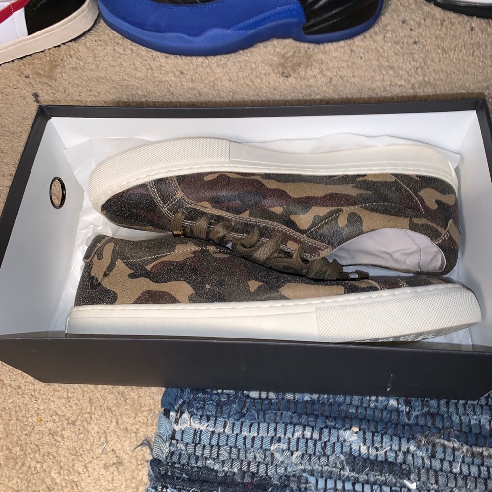 Camp print true religion sneakers